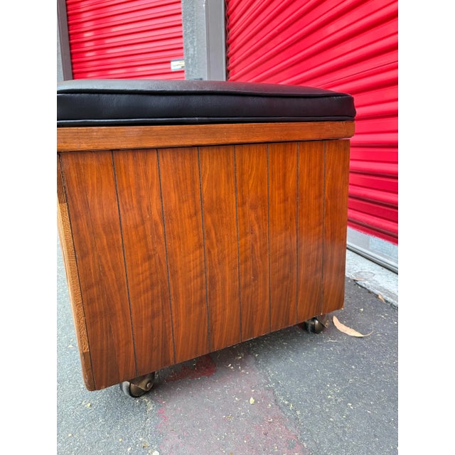 Lane Furniture Vintage Mid Century Lane Cedar Chest Bench With Upholstered Top For Sale - Image 4 of 7