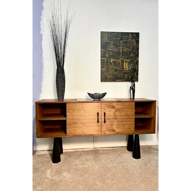 Wood Mid Century Modern Walnut Entertainment Console Credenza For Sale - Image 7 of 9