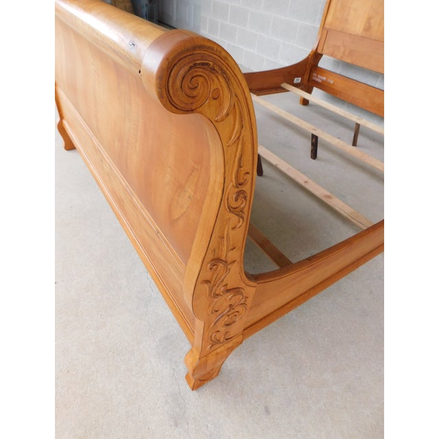 Ethan Allen Legacy Collection Queen Size Sleigh Bed 13-56405 Finish 213 For Sale In Philadelphia - Image 6 of 17