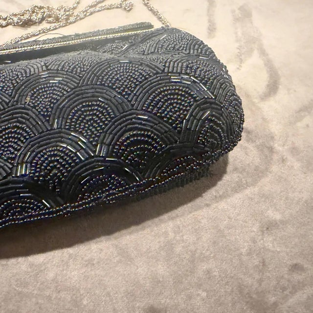 1940s High Quality Black Beads and Brass French Evening Bag For Sale - Image 4 of 18