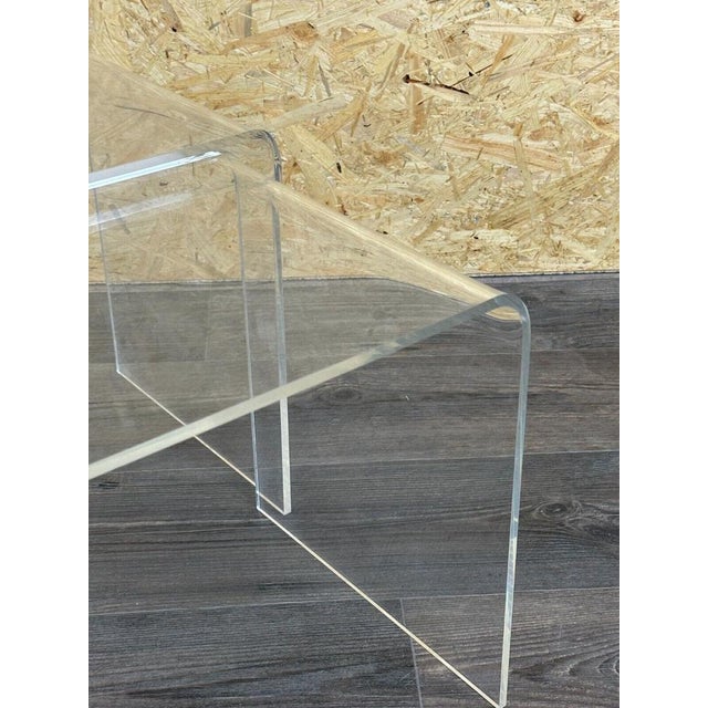 Space Age Nesting Tables in Acrylic and Plastic, 1970s, Set of 2 For Sale - Image 11 of 18