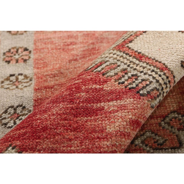 Vintage Turkish Oushak Rug, 02'09 X 10'00 For Sale In Dallas - Image 6 of 9