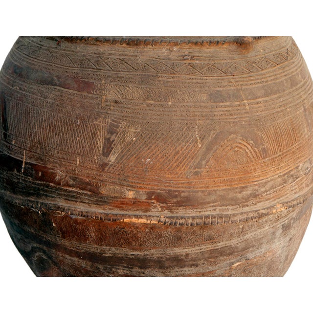 Antique Nigerian Water Jar, Medium For Sale In Los Angeles - Image 6 of 7