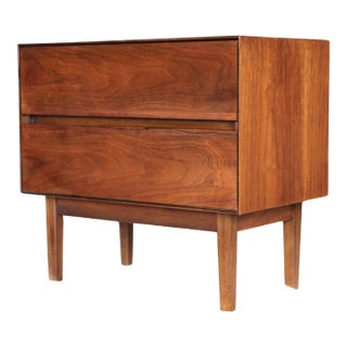 1970s Mid-Century Walnut Nightstand by Stanley Furniture For Sale