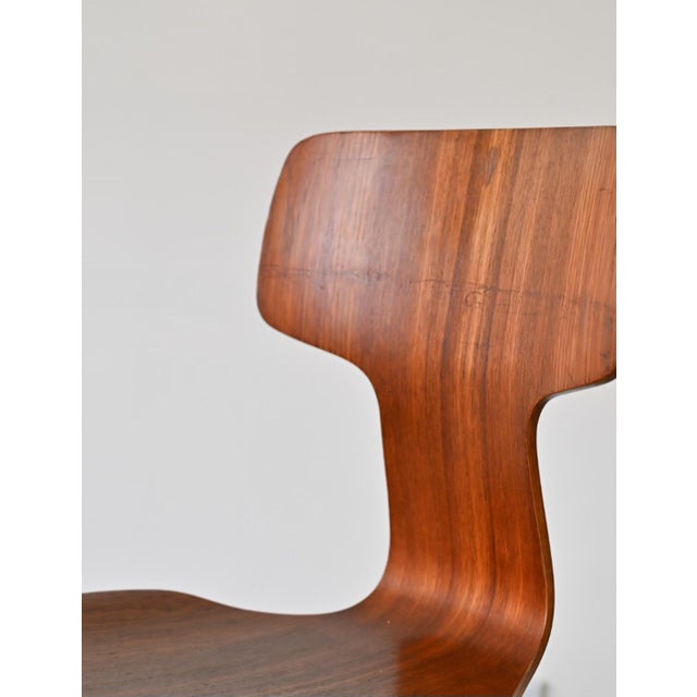 Fritz Hansen 3113 T-Chair by Arne Jacobsen for Fritz Hansen For Sale - Image 4 of 7