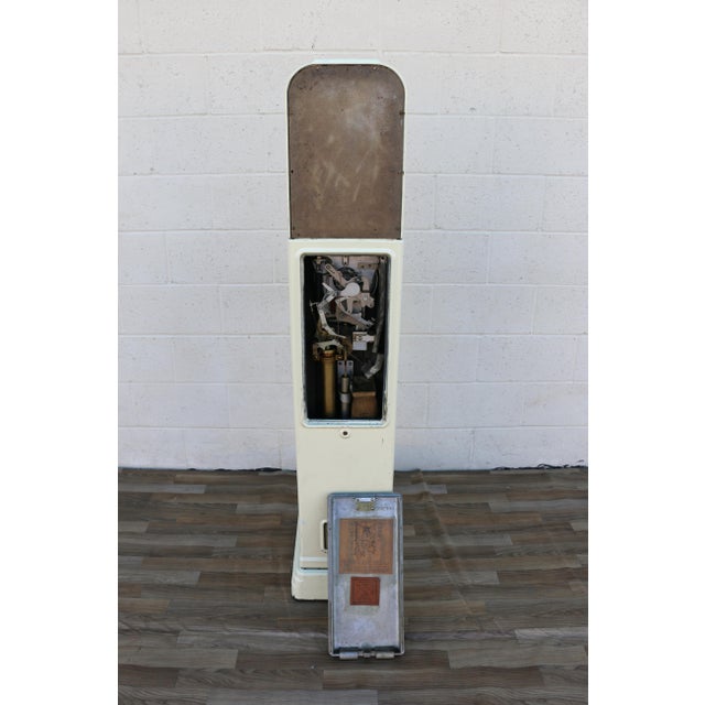 1939 Mills “Trylon” American Art Deco Penny Scale | Model 430 | Chicago For Sale - Image 12 of 15