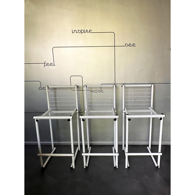 Mid-Century Modern Modernist Italian White Steel Wire Counter Stools, 1970s, Set of 3 For Sale - Image 3 of 13