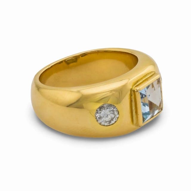 Vintage Aquamarine Diamond 18k Yellow Gold Three Stone Ring, Size 5 For Sale In Los Angeles - Image 6 of 7