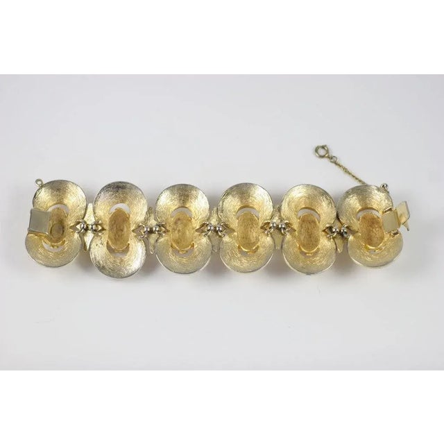 1950s HOBE Rhinestone & Goldtone Clamshell Bracelet For Sale - Image 10 of 10
