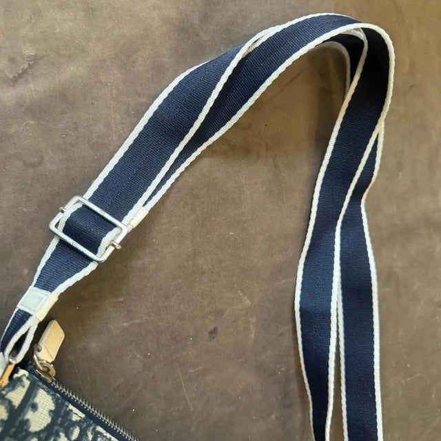 2000s Christian Dior Oblique Monogram Navy Blue Crossbody Bag For Sale - Image 14 of 18