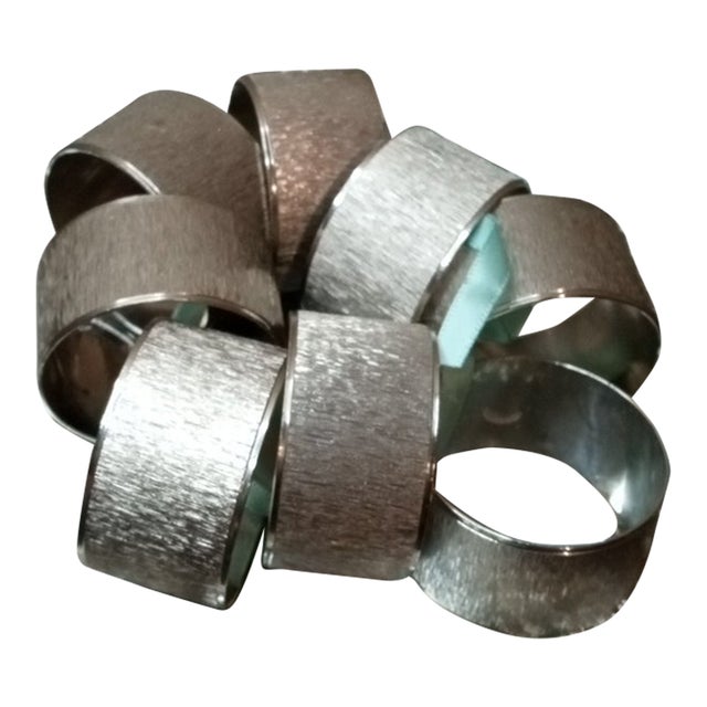 1970s Gorgeous Brushed Silver Set of 8 Napkin Rings For Sale
