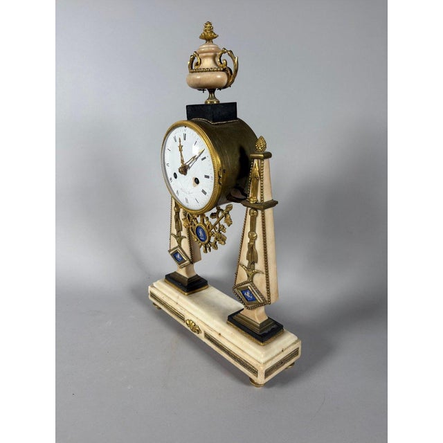 18th Century Louis XVI period portico clock, white marble and Wedgwood porcelain, 18th century For Sale - Image 5 of 6
