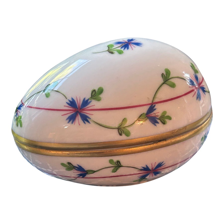 GMIO19C○HEREND / ヘレンド ブルーガーランドアクセサリーボックス Late 20th Century Herend “Blue Garland” Porcelain Egg Trinket Box