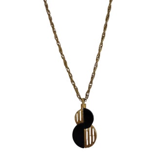 Vintage Signed Crown Trifari Gold Tone Rope Chain Necklace With Black Bakelite For Sale