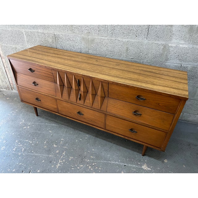 Mid Century Modern Sculptural Harlekin Style Nine Drawers Dresser. Circa 1960s. For Sale - Image 18 of 18