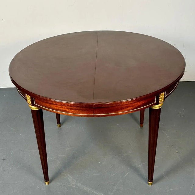 French Louis XVI Style Bronze Mounted Center or Dining Table, Plum Pudding Veneer For Sale - Image 3 of 12