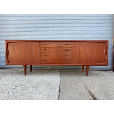 H.P. Hansen Teak Credenza, Scandinavian Modern, Denmark, 1962 For Sale In Philadelphia - Image 6 of 15