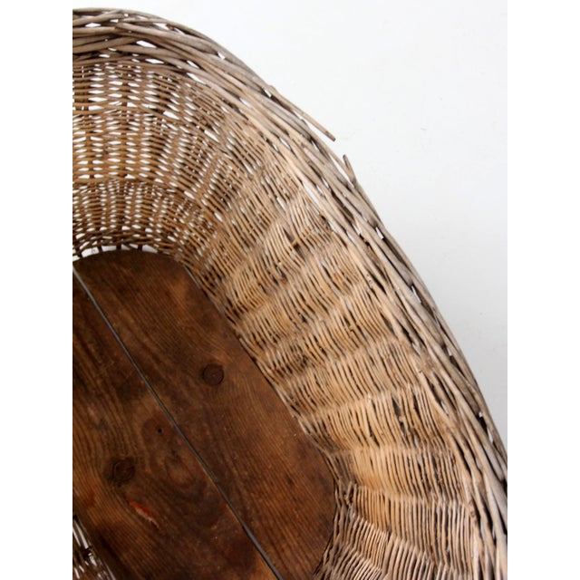 Antique French Country Wicker Laundry Basket With Wood Base For Sale - Image 15 of 15