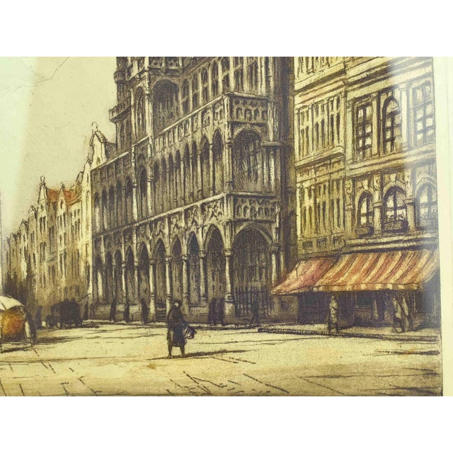Early 20th Century Original Signed René Van De Sande Etching "Maison Du Roi" Grand Place Brussels Belgium Etching Print For Sale - Image 6 of 11