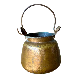 Mid/Late 19th Century Cramp Seam Hand-Hammered Copper Pail Planter/Jardinière Hand Forged Iron Handle