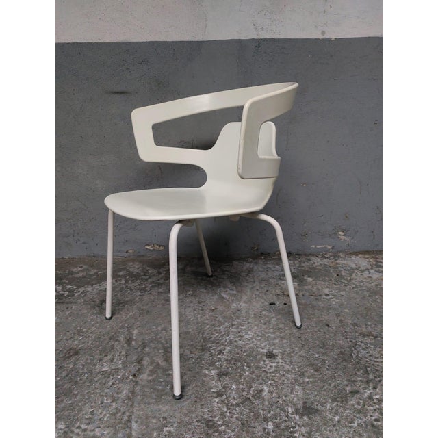 The item is in good condition. small signs of use. Look to the detail pictures. This piece has an attribution mark, I am...