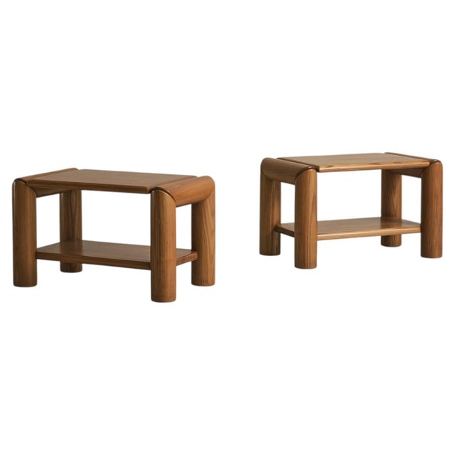 A French end table by Atelier Chauvin from the 1970s, designed in the manner of Maison Regain. Crafted in solid elm, the...