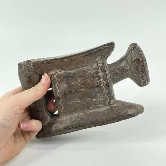 Wood Early 20th Century Baule Headrest Côte d'Ivoire For Sale - Image 7 of 7