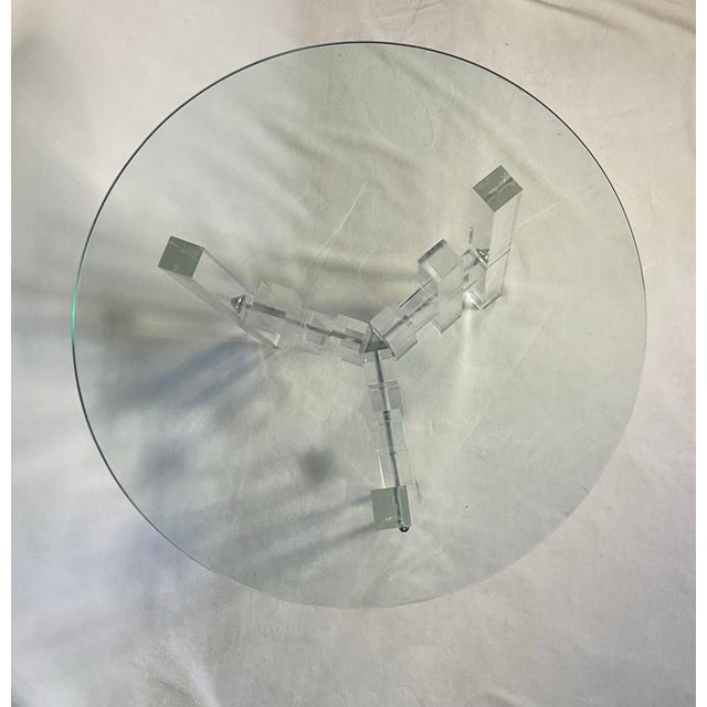 Mid-Century Modern 1970s Lucite & Glass Skyscraper Round Side Accent Table For Sale - Image 3 of 12