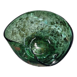 Vintage Murano Emerald Green and Gold Aventurine Folded Clam Bowl Attributed to Fratelli Toso, 1960s For Sale