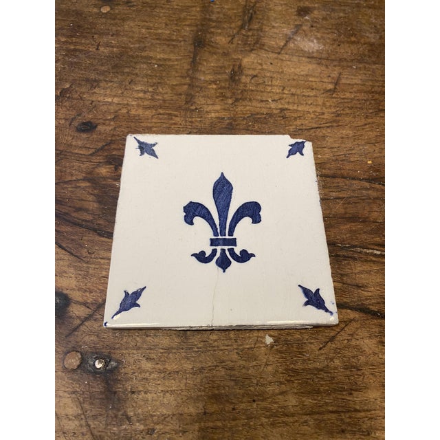 Ceramic Vintage French Desvres Fleur-De-Lis Ceramic Tiles, 1960s, Set of 12 For Sale - Image 7 of 9