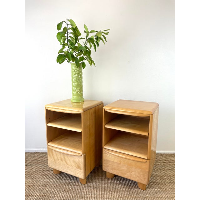 Heywood-Wakefield Vintage Mid-Century Modern Heywood Wakefield Pair of Encore Nightstands Model 518 For Sale - Image 4 of 18