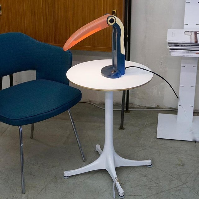 This iconic circular white pedestal coffee or side table was designed by George Nelson and made by Herman Miller, USA...