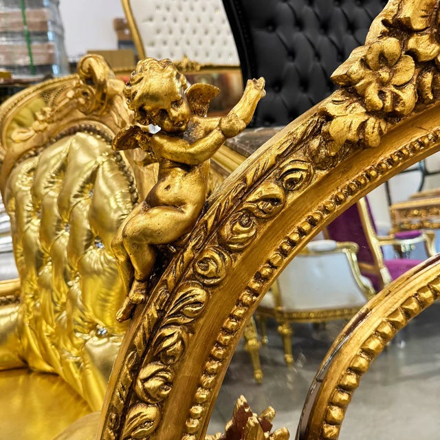 2010s Italian Style Gold Oval Wall Mirror – Hand-Carved Gold Leaf For Sale - Image 5 of 7