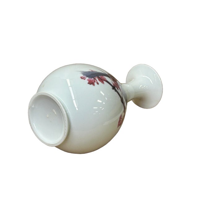 Art Deco White Crackle Lines Base Color SongBird Graphic Porcelain Art Vase For Sale - Image 3 of 6