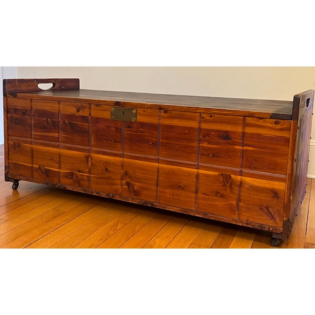 Cinnamon Vintage Cedar Chest, Ferguson Bros. Manufacturing Co. For Sale - Image 8 of 17