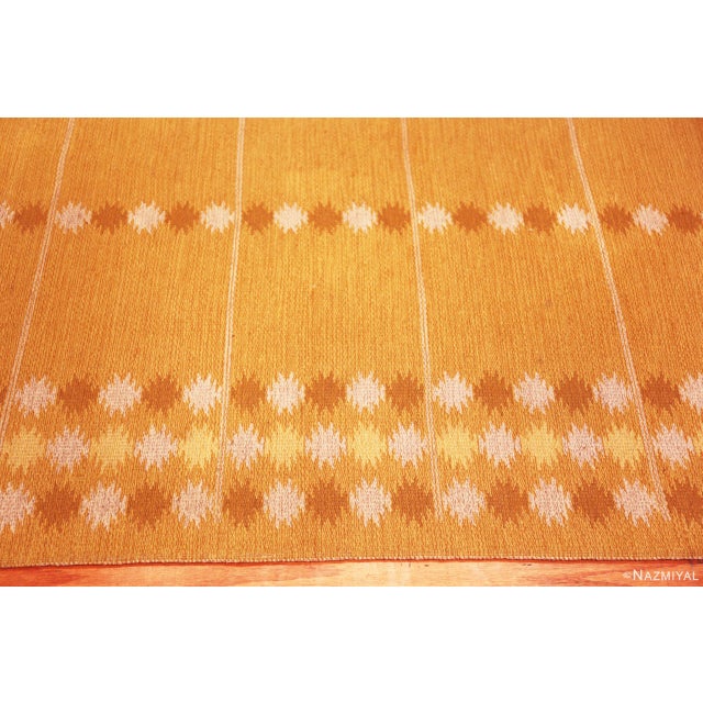 Nazmiyal Collection Vintage Double-Sided Scandinavian Kilim Rug For Sale In New York - Image 6 of 8