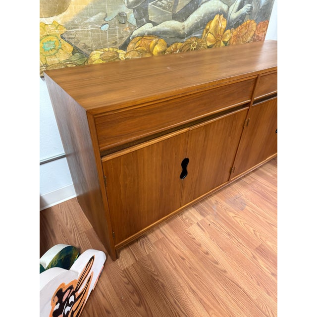 Wood 1950s Keyhole Credenza by Brown Saltman Likely Designed by Paul Laszlo For Sale - Image 7 of 18