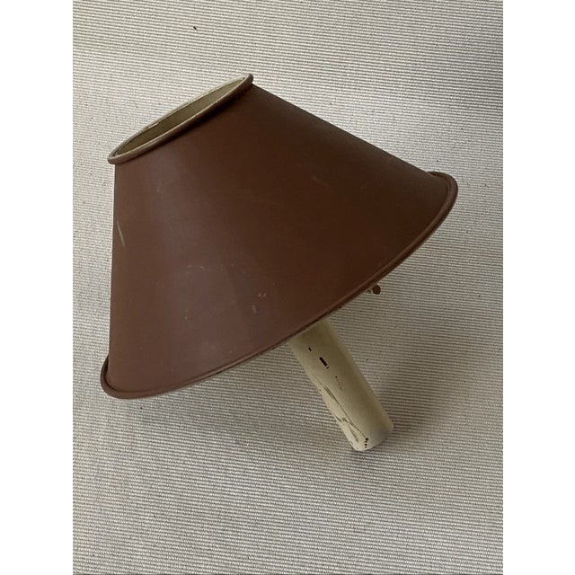 Good condition This shade features a wide, conical design that directs light downward, perfect for accent lighting or...