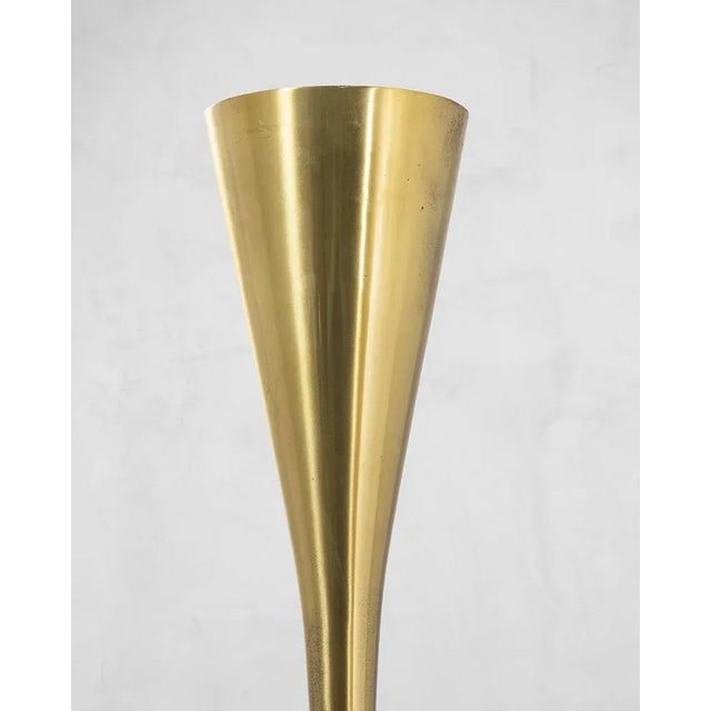 Concrete base as the edition version. Working and original. I have official proof of authenticity such as vintage...