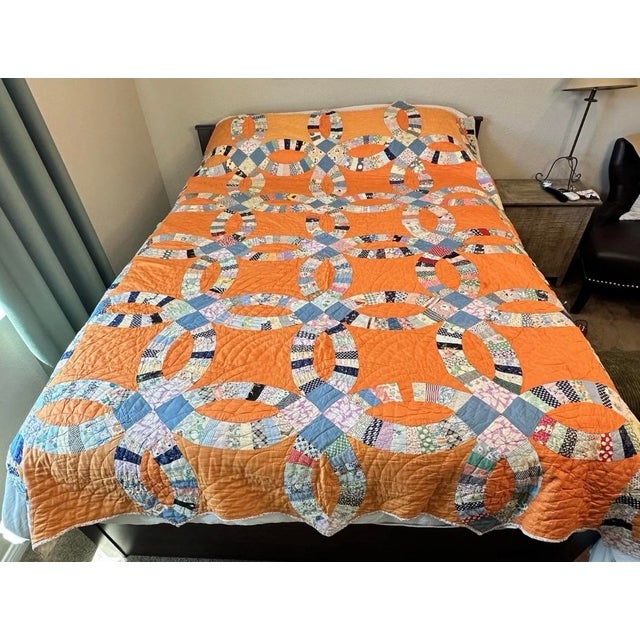 Orange Patchwork Quilt Double Wedding Ring Hand-Pieced Reverse Scalloped Edge For Sale In Las Vegas - Image 6 of 9