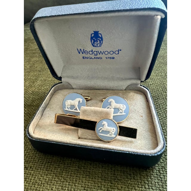 Vintage Royal British "Wedgwood" Jasper ware Gold Plate Cufflinks Circa 1980 For Sale - Image 12 of 18