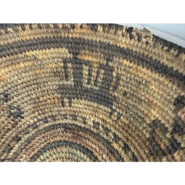 Antique Hand Woven Wicker Figural African Coiled Basket Hausa Nigeria Culture For Sale In New York - Image 6 of 11