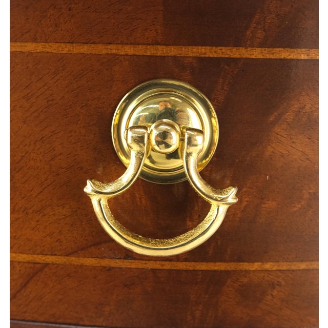 Wood Round Mahogany Single Pedestal Drum to Duning Table w/ 2 Extension Boards Mint For Sale - Image 7 of 12