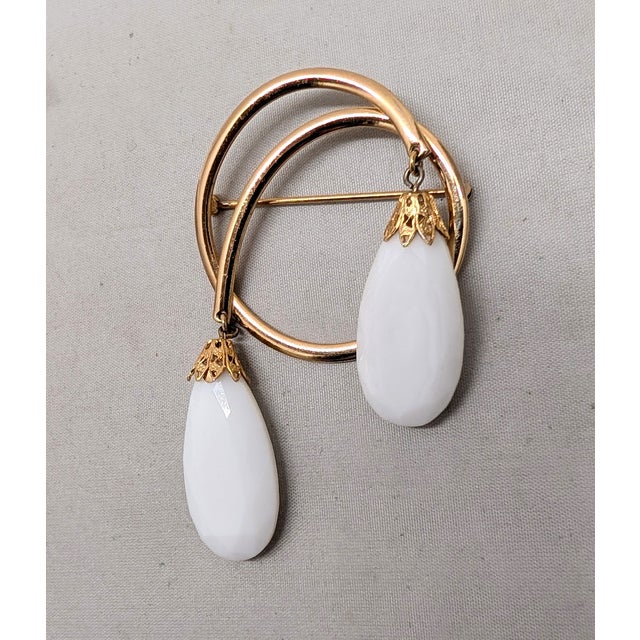 1960s Vintage 1960s Signed Napier Goldtone White Resin Drop Brooch For Sale - Image 5 of 9