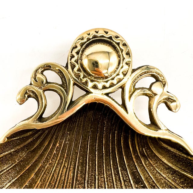 Brass Set of 3 Vintage Brass Shell Bowls/ Nut or Trinket Dishes – Hollywood Regency / Coastal / Nautical Glam For Sale - Image 8 of 9