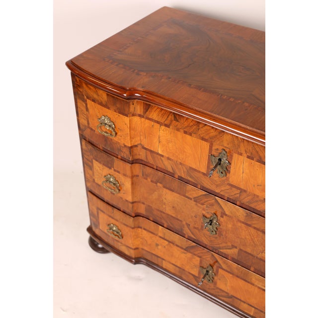 Baroque Chest of Drawers in Walnut, Braunschweig, Germany, 1780 For Sale - Image 10 of 14