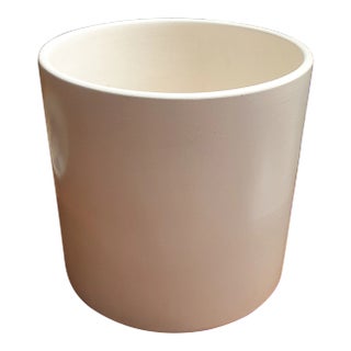 Matte White Architectural Pottery Planter by Lagardo Tackett For Sale