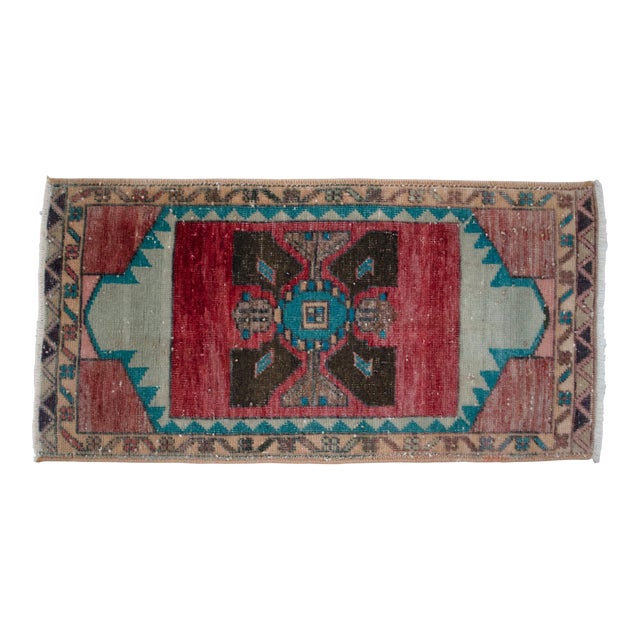Hand Knotted Mat Small Oushak Rug - 1'4" X 2'7" For Sale