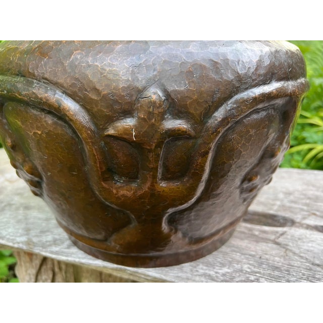 1910s Stickley Brothers #302 Hammered Copper Jardiniere For Sale - Image 11 of 13