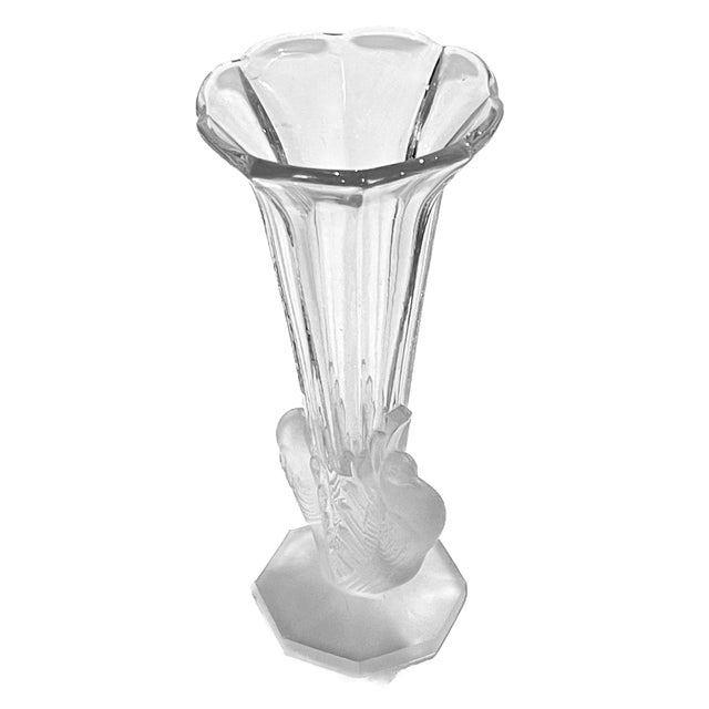 Vintage Art Deco glass fluted turtle dove vase by Libochovice Glassworks. Fluted top with deco style abstracted dove...